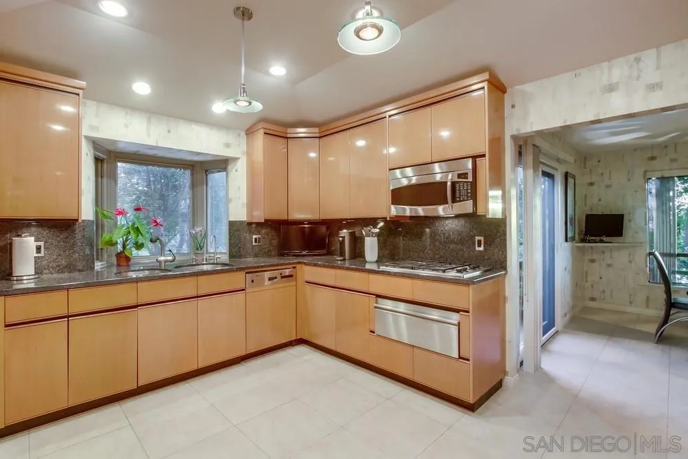 Poway, California 92064, United States, 5 Bedrooms Bedrooms, ,5 BathroomsBathrooms,Residential,Active,134220