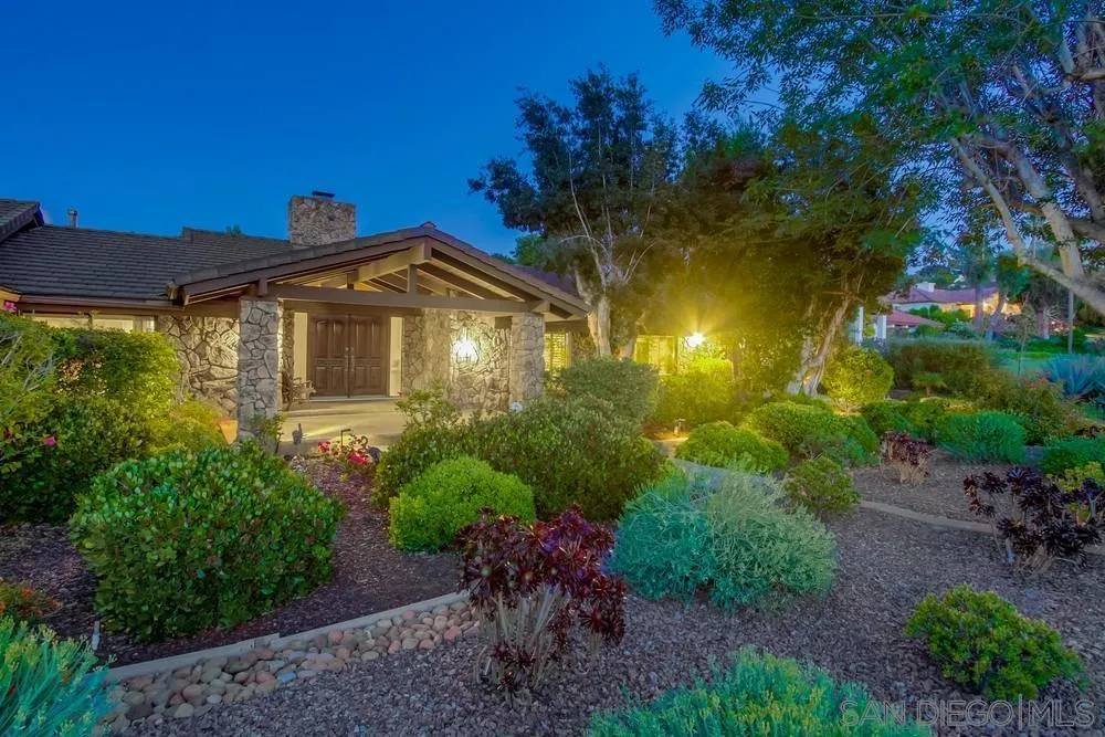 Poway, California 92064, United States, 5 Bedrooms Bedrooms, ,5 BathroomsBathrooms,Residential,Active,134220