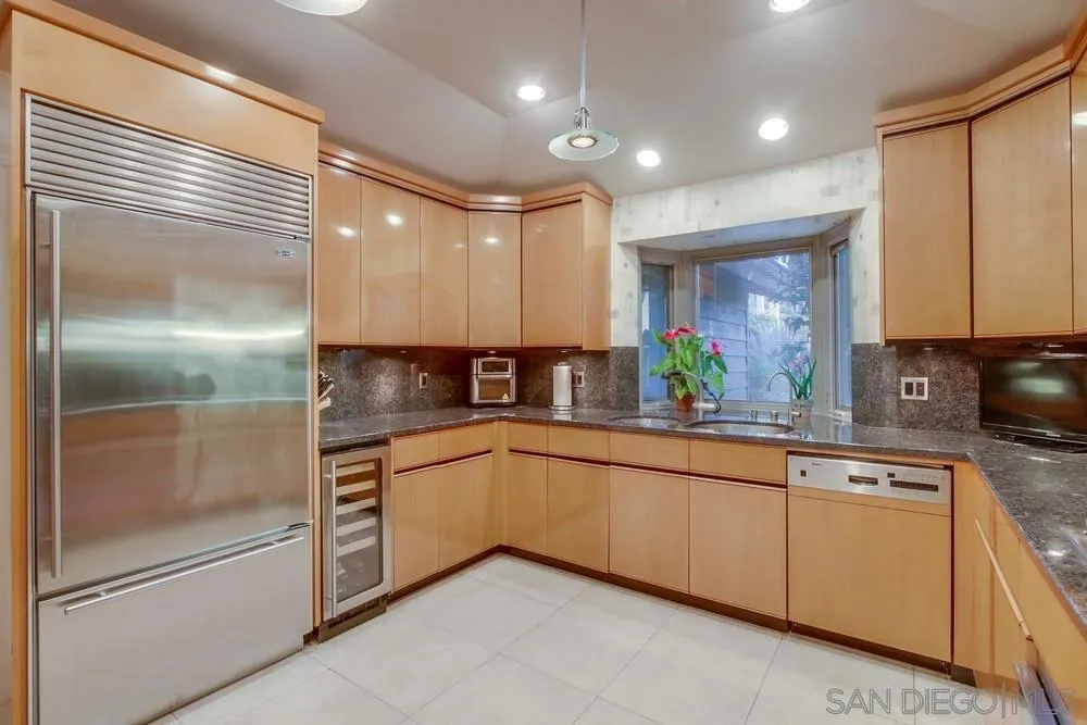 Poway, California 92064, United States, 5 Bedrooms Bedrooms, ,5 BathroomsBathrooms,Residential,Active,134220