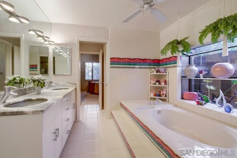 Poway, California 92064, United States, 5 Bedrooms Bedrooms, ,5 BathroomsBathrooms,Residential,Active,134220