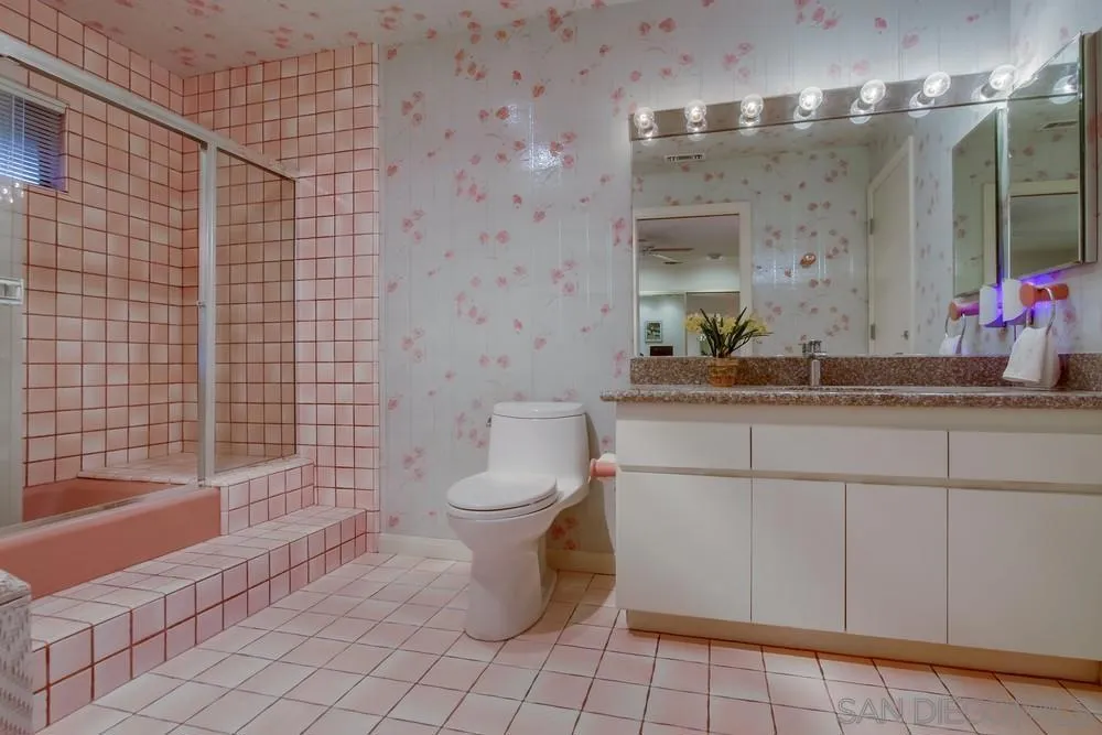 Poway, California 92064, United States, 5 Bedrooms Bedrooms, ,5 BathroomsBathrooms,Residential,Active,134220