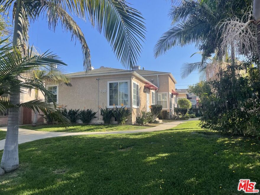 Charming and well-maintained 1 bed, 1 bath unit located in Inglewood. This bright and cozy residence offers a comfortable layout with ample natural light . Conveniently situated near shopping, dining, entertainment, and major freeways, with easy access to SoFi Stadium, LAX, and public transportation. Ideal for tenants seeking a clean, quiet, and centrally located home. Don't miss this great rental opportunity!