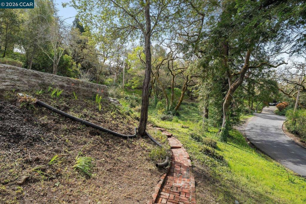 4 El Sereno