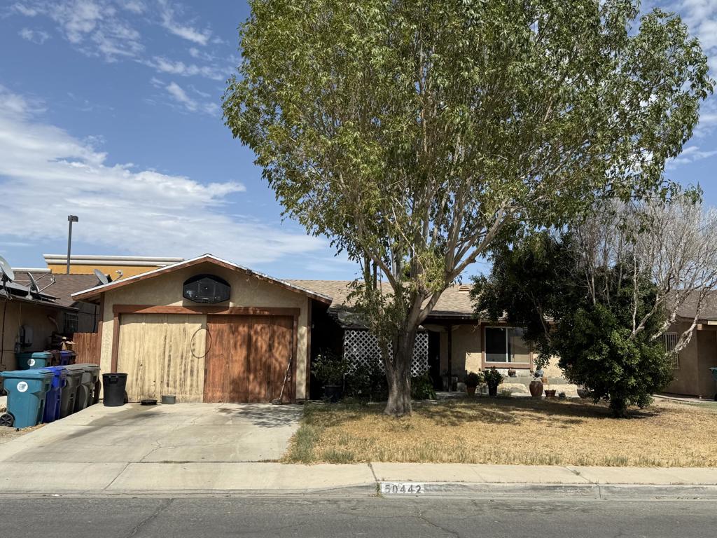Opportunity for the right buyer, home features 3 bedrooms and one bathroom, large back yard. Near major shopping center.