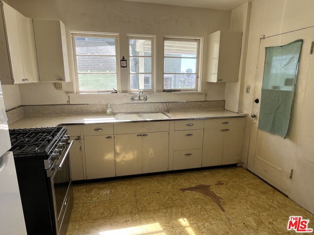 Photo of 411 Kirby Street, Los Angeles, CA 90042 (MLS # 26661411)