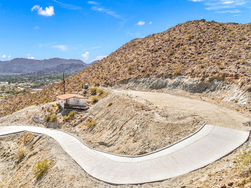 71105 Cholla Way