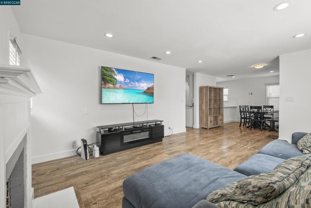 SOBRANTE PARK - Residential