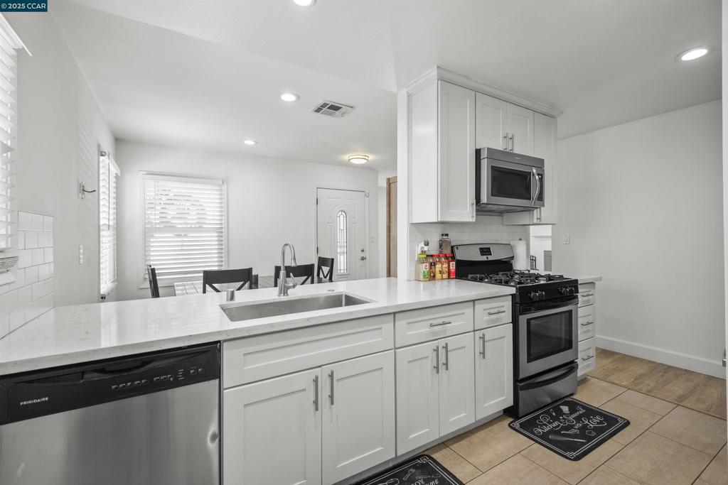 SOBRANTE PARK - Residential