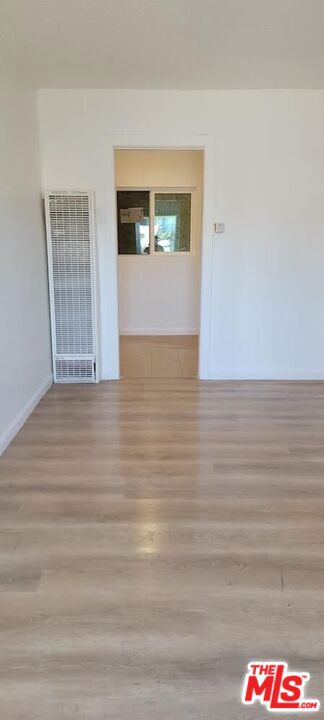 1137 N Mayfield Avenue