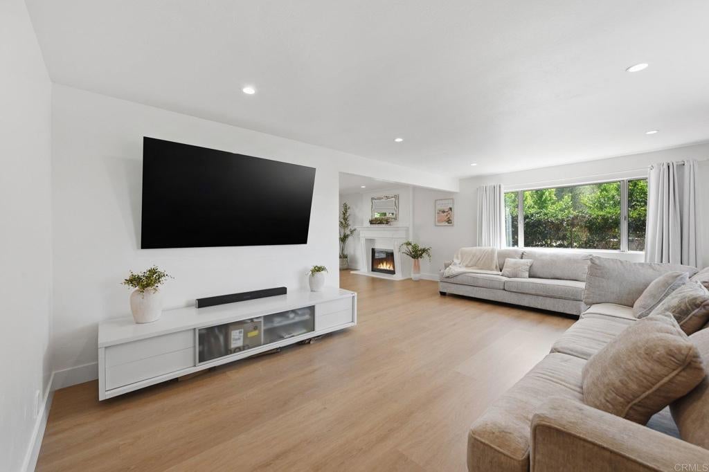 5625 Lake Vista Drive
