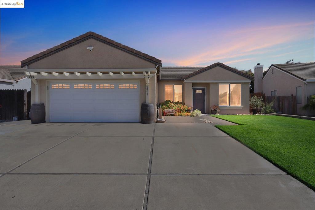 Welcome to 321 Lakespring Place, a charming single-story home located in the desirable city of Oakley, CA. This 3-bedroom, 2-bathroom beauty boasts a spacious and inviting layout, perfect for both relaxation and entertaining. Step into the open-concept living room with a cozy fireplace and separate dining area. You’ll love the laminate wood floors throughout the home. The backyard features a covered patio, mature trees, and low-maintenance artificial turf, a perfect setting for relaxing outdoors. Conveniently located close to local parks, schools, and shopping, this home provides easy access to major highways for a quick commute. TDon't miss out on the chance to call this lovely property your new home.