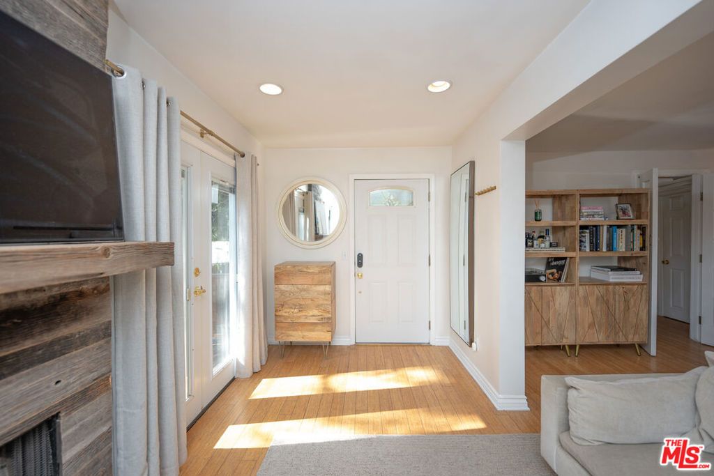 listing image 130728451412710143056