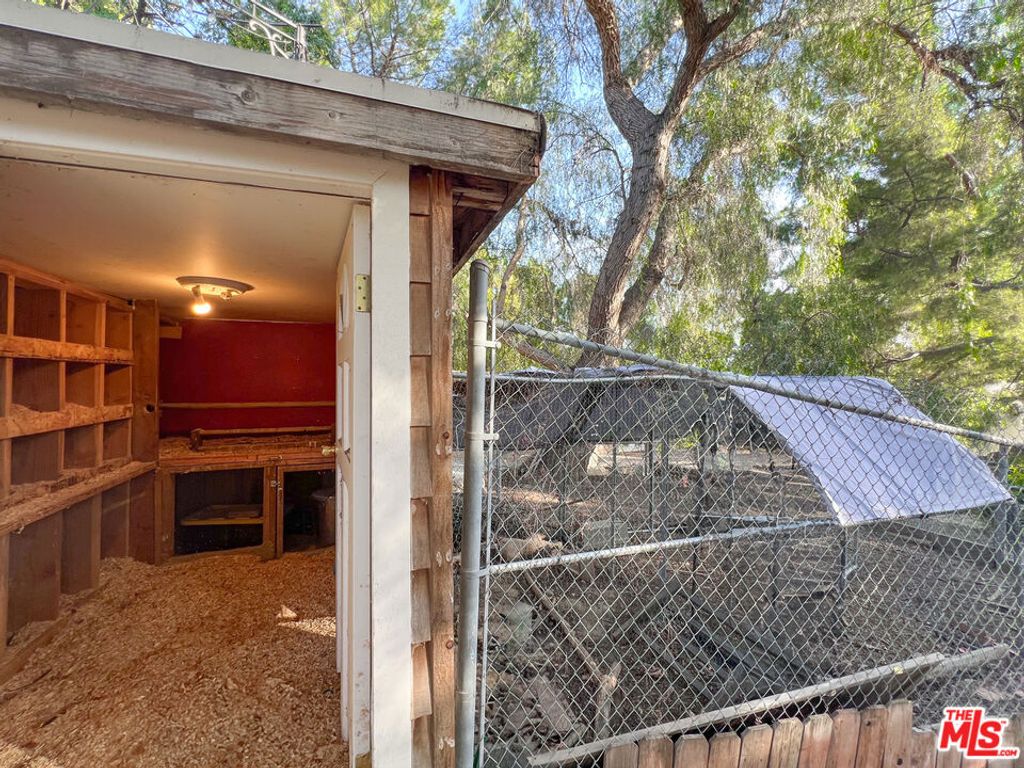 listing image 130728262793248331932