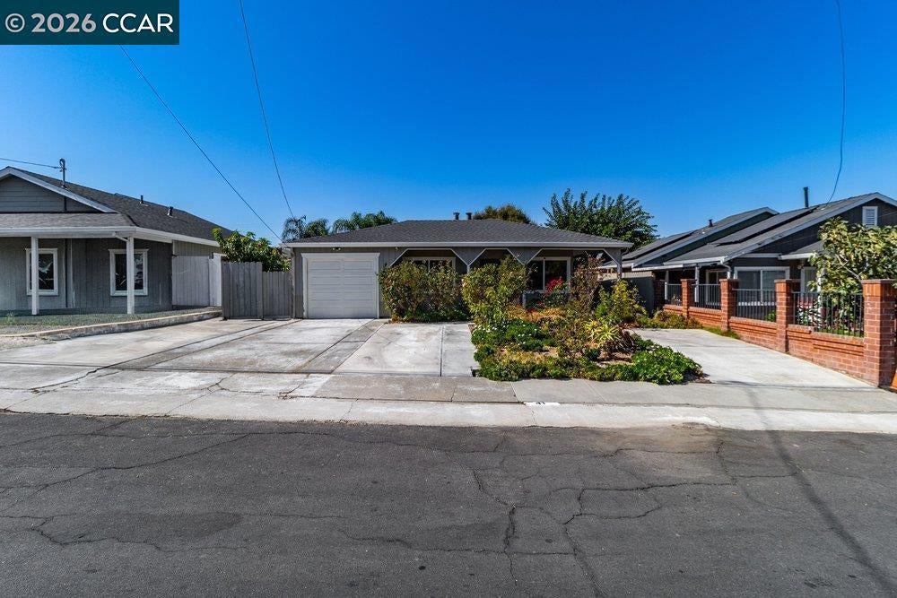 41 Canal Dr