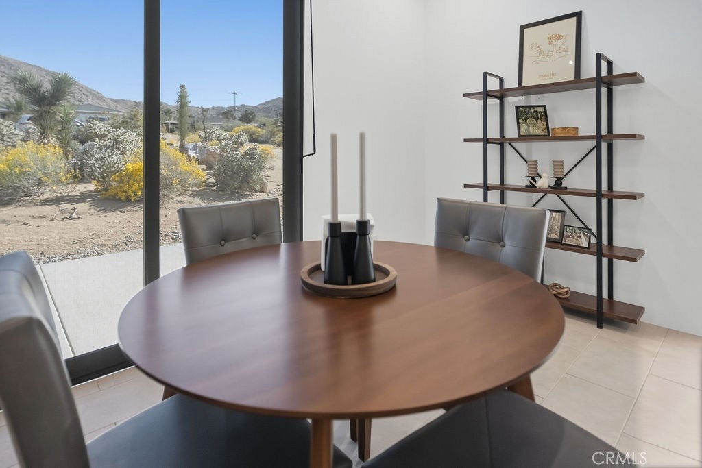 60194 La Mirada Trail