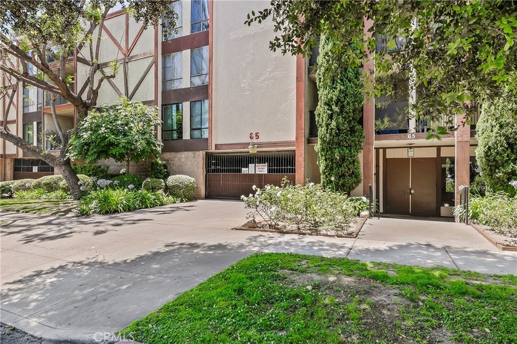 65 N Allen Avenue