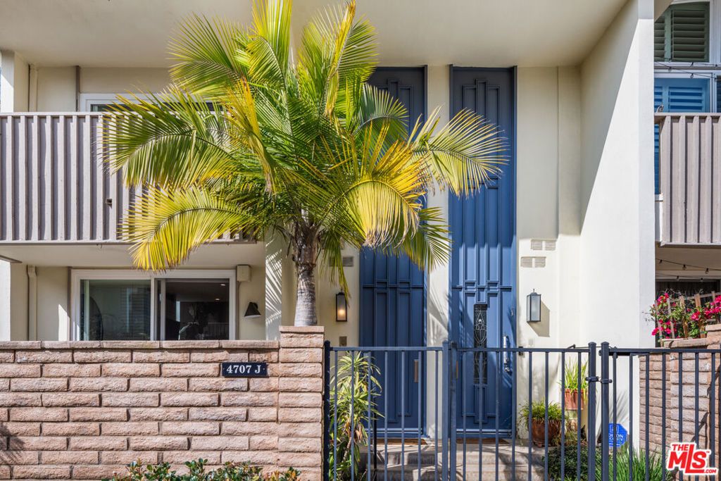 Photo of 4707 La Villa Marina #J, Marina Del Rey, CA 90292 (MLS # 25570527)