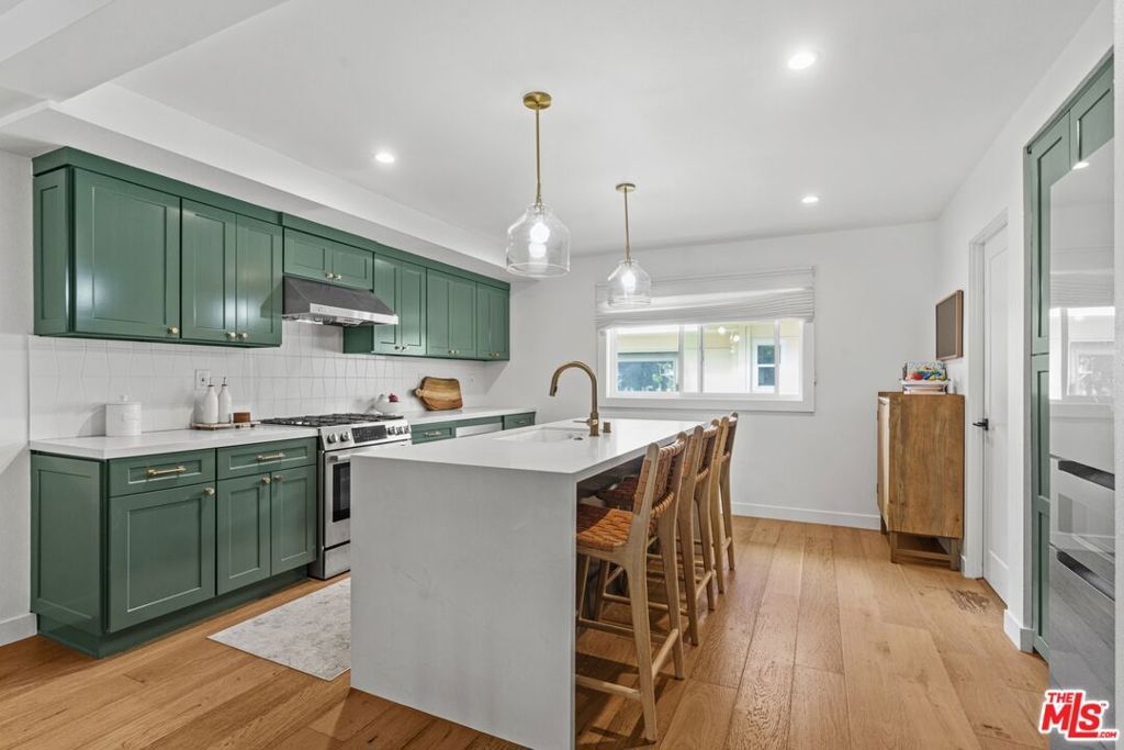 Photo of 4707 La Villa Marina #J, Marina Del Rey, CA 90292 (MLS # 25570527)