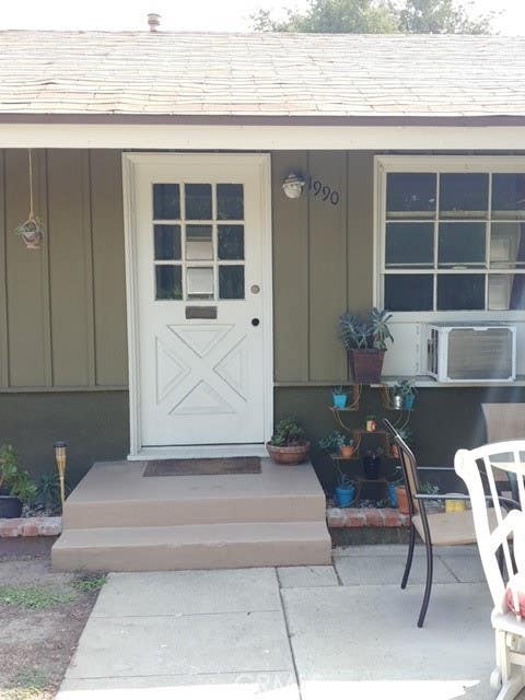 Photo of 1988 N Ontario Street, Burbank, CA 91505 (MLS # BB26163882)