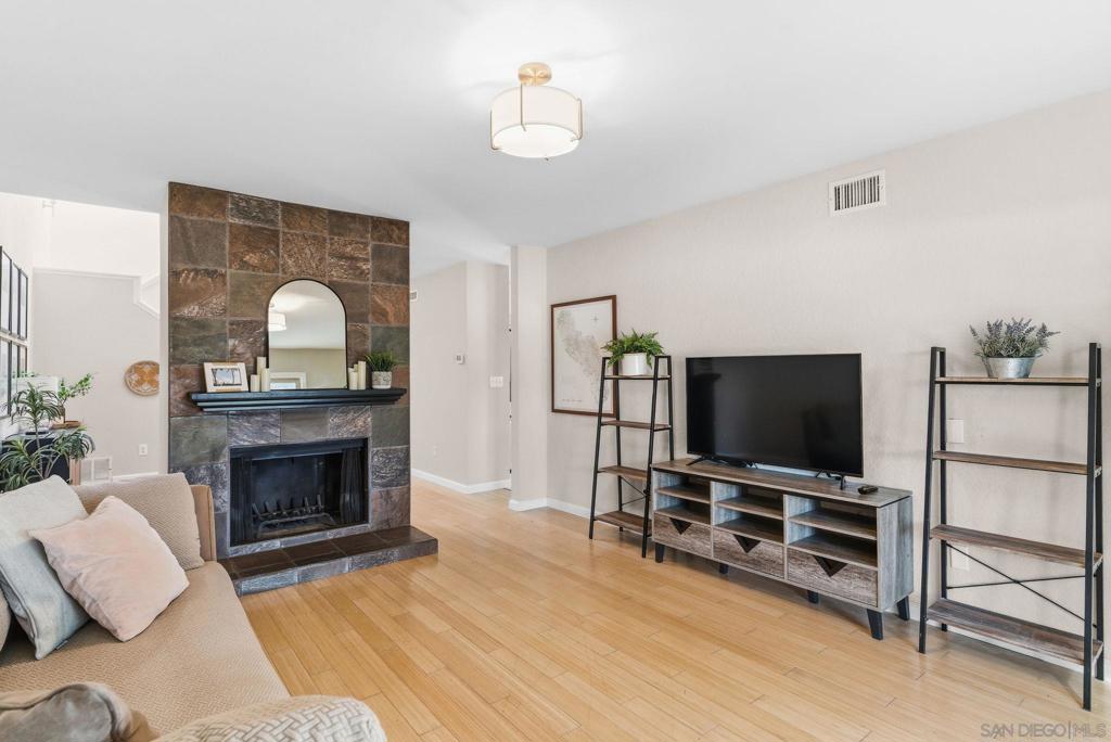 10251 Caminito Surabaya