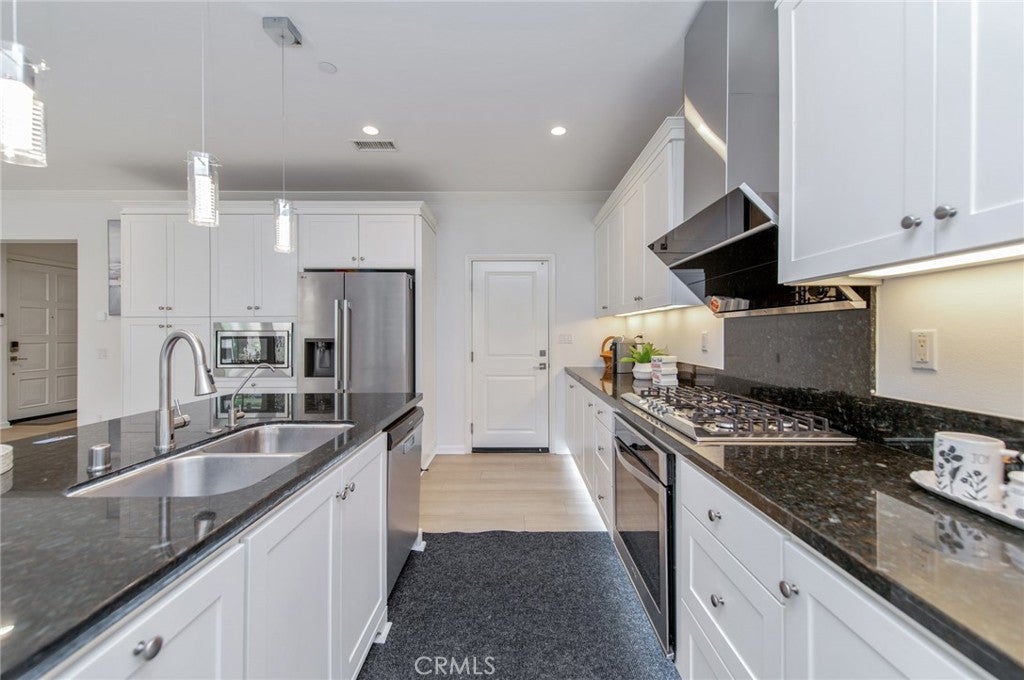 105 Breakwater, Irvine CA 92620 - Photo 10