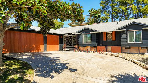 Photo of 5604 Shenandoah Avenue, Los Angeles, CA 90056 (MLS # 26673567)