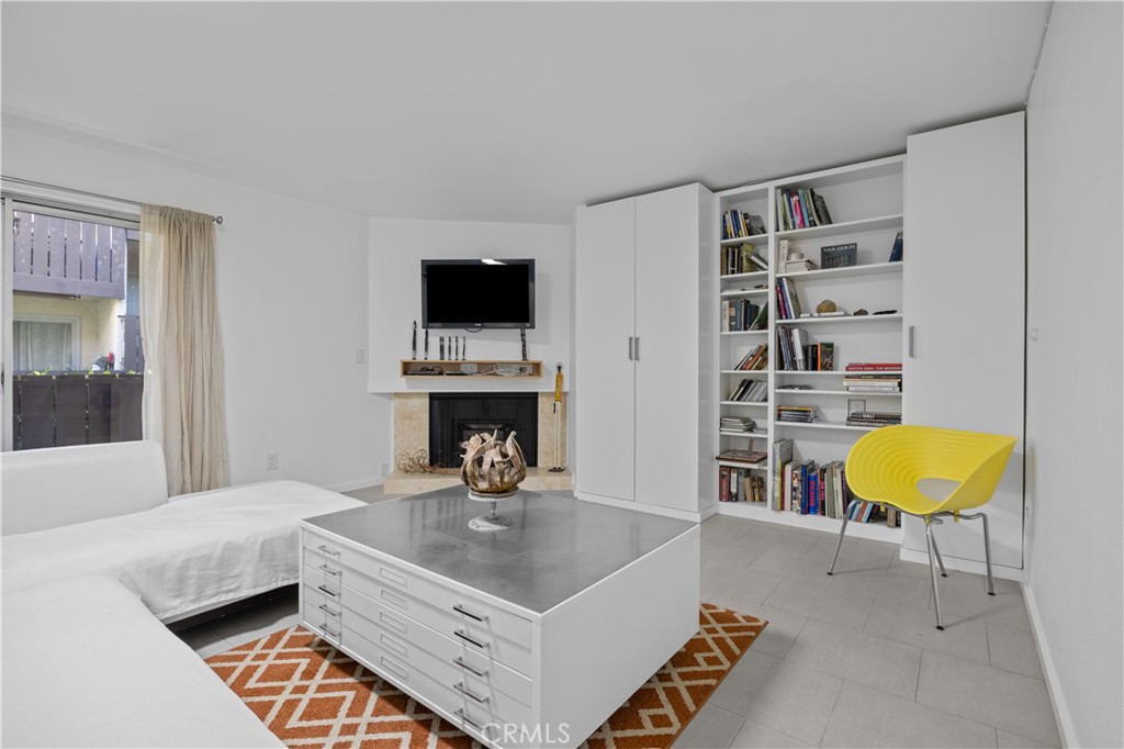 Properties 4 14960 Victory 102