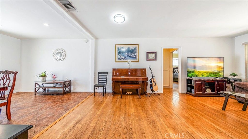 Photo of 16053 Devonshire Street St, Granada Hills, CA 91344 (MLS # SR25174788)