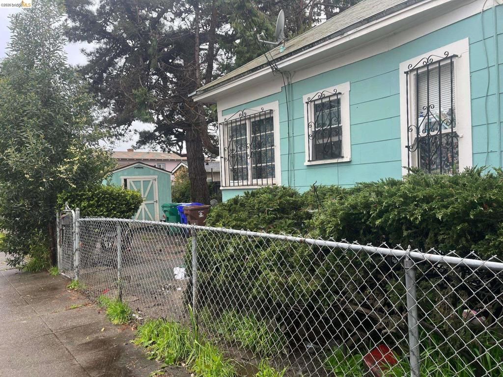 Photo of 230 Nevin Ave Ave, Richmond, CA 94801 (MLS # 41131619)