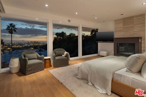 Photo of 9312 Warbler Way, West Hollywood, CA 90069 (MLS # 26104111)