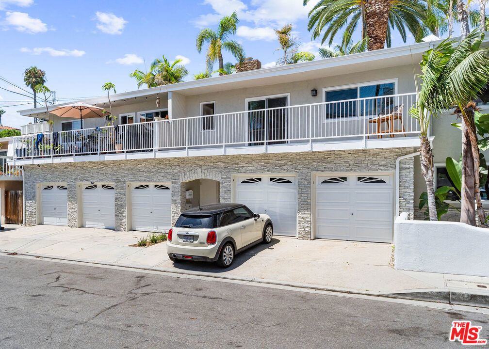 244 W Escalones