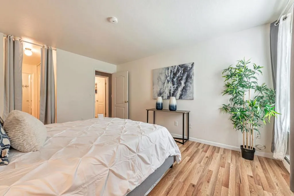 Santa Clara, California 95051, United States, 2 Bedrooms Bedrooms, ,2 BathroomsBathrooms,Residential,Pending,194864