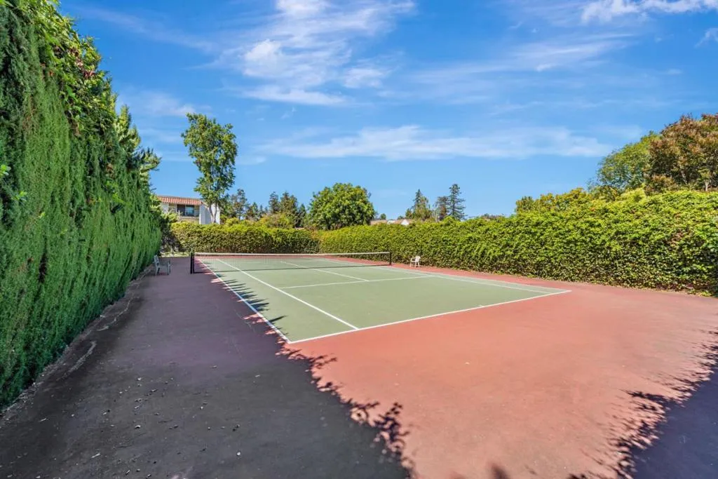 Santa Clara, California 95051, United States, 2 Bedrooms Bedrooms, ,2 BathroomsBathrooms,Residential,Pending,194864