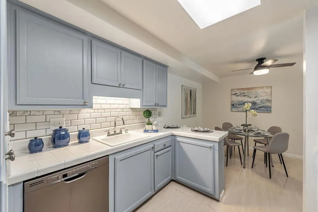 Santa Clara, California 95051, United States, 2 Bedrooms Bedrooms, ,2 BathroomsBathrooms,Residential,Pending,194864