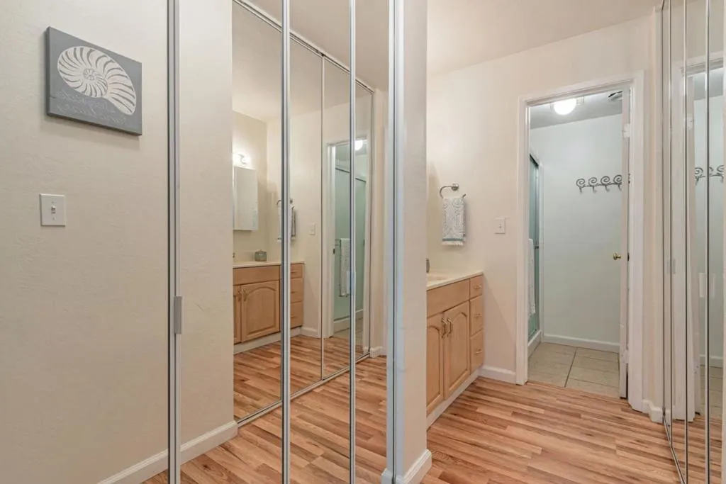 Santa Clara, California 95051, United States, 2 Bedrooms Bedrooms, ,2 BathroomsBathrooms,Residential,Pending,194864