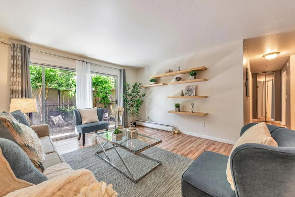 Santa Clara, California 95051, United States, 2 Bedrooms Bedrooms, ,2 BathroomsBathrooms,Residential,Pending,194864