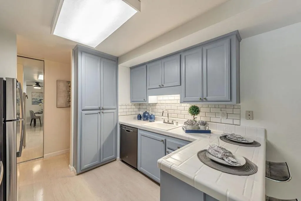 Santa Clara, California 95051, United States, 2 Bedrooms Bedrooms, ,2 BathroomsBathrooms,Residential,Pending,194864