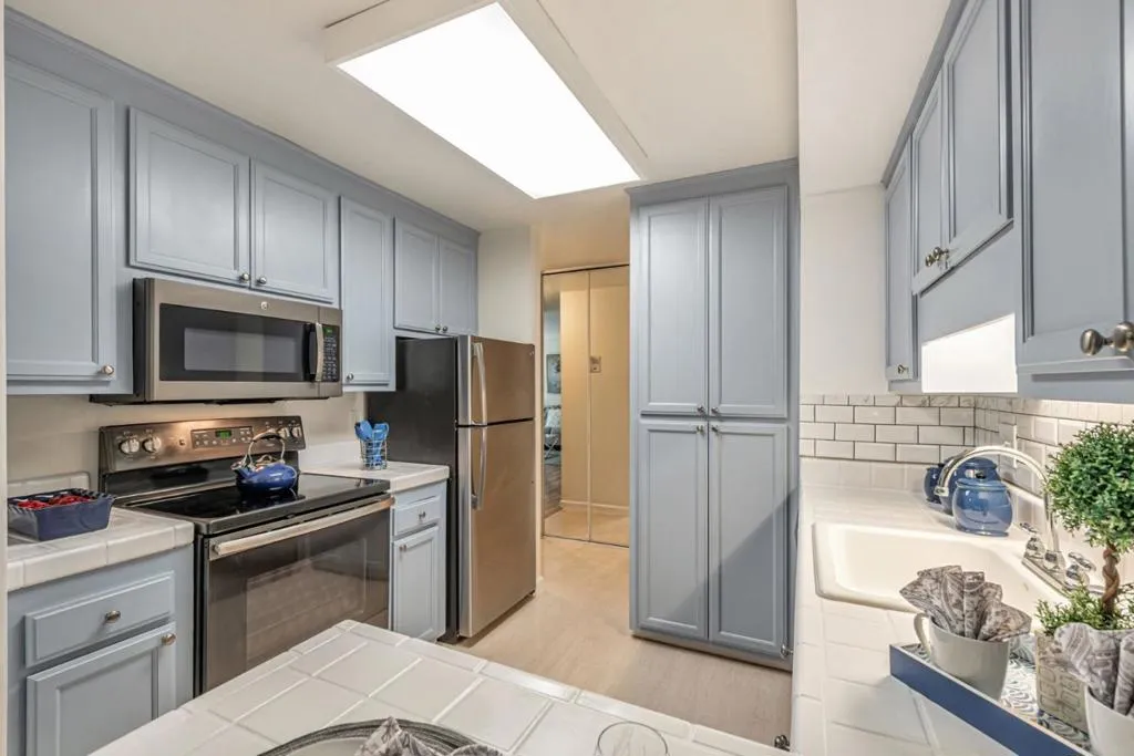 Santa Clara, California 95051, United States, 2 Bedrooms Bedrooms, ,2 BathroomsBathrooms,Residential,Pending,194864