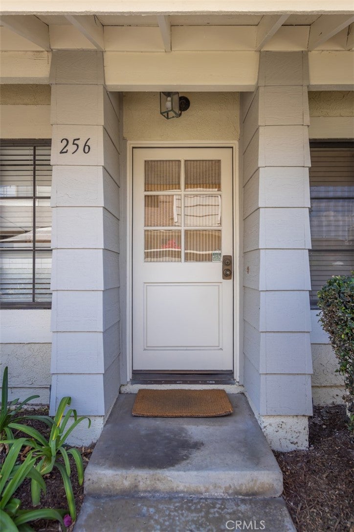 1700 W Cerritos