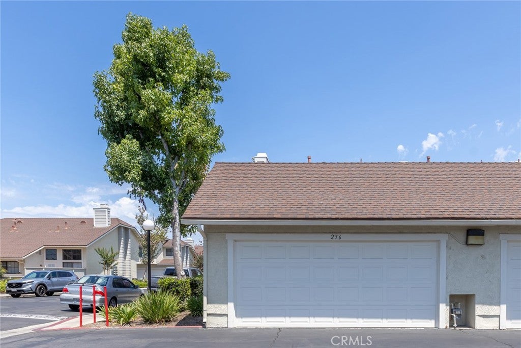 1700 W Cerritos