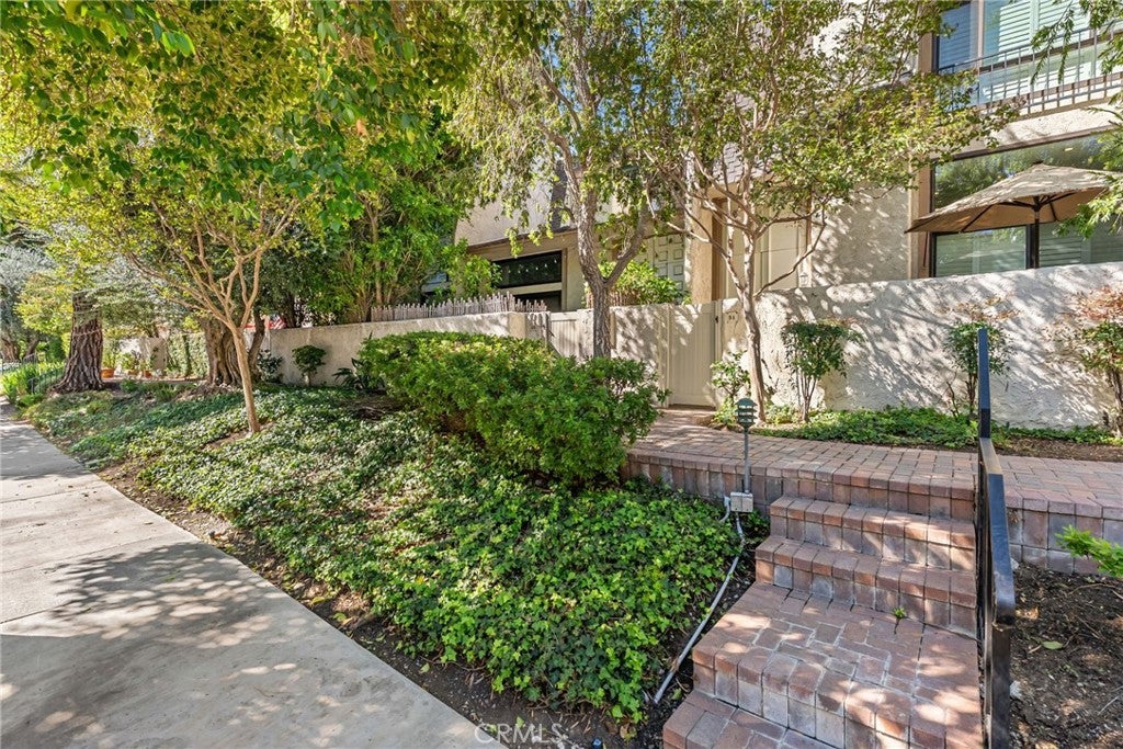 Photo of 6145 Shoup Avenue #50, Woodland Hills, CA 91367 (MLS # SR26224844)