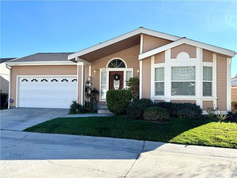 Photo of 20126 Northcliff Dr, Canyon Country, CA 91351 (MLS # SR26056064)