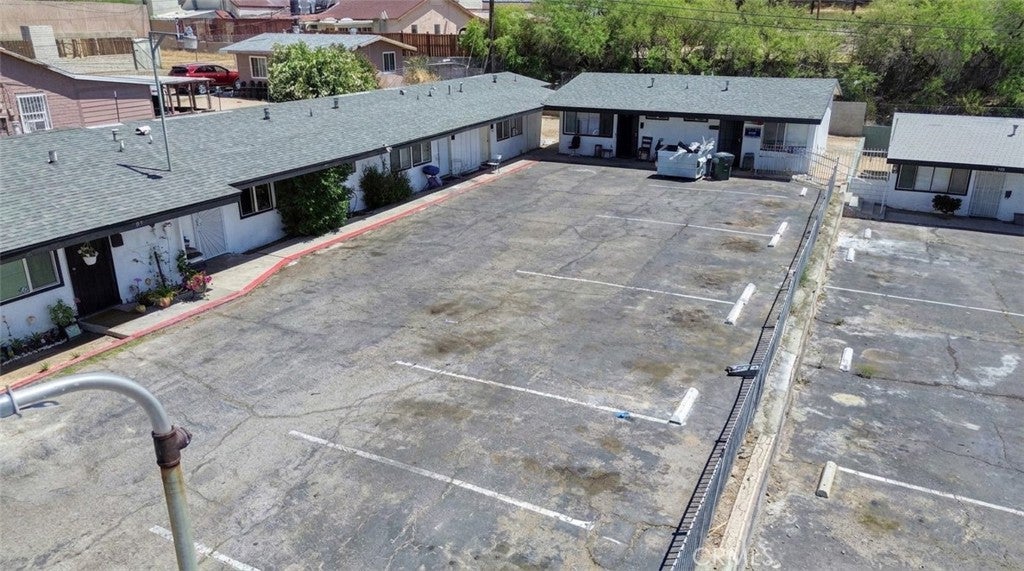 518 W Fredricks