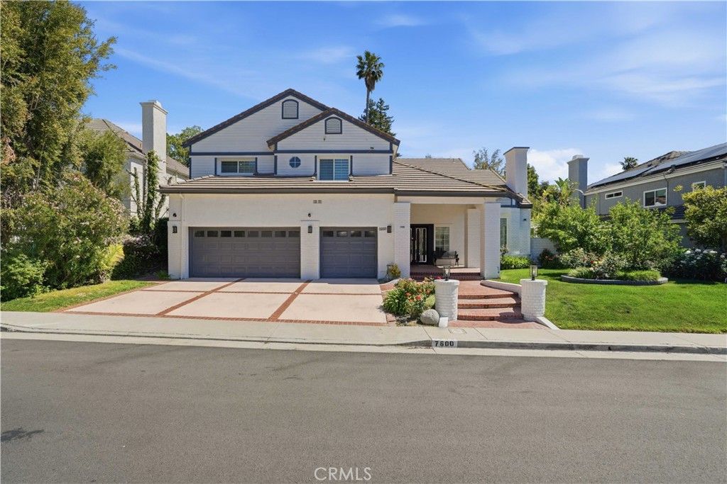 Photo of 7600 Southby Dr, West Hills, CA 91304 (MLS # SR26051885)