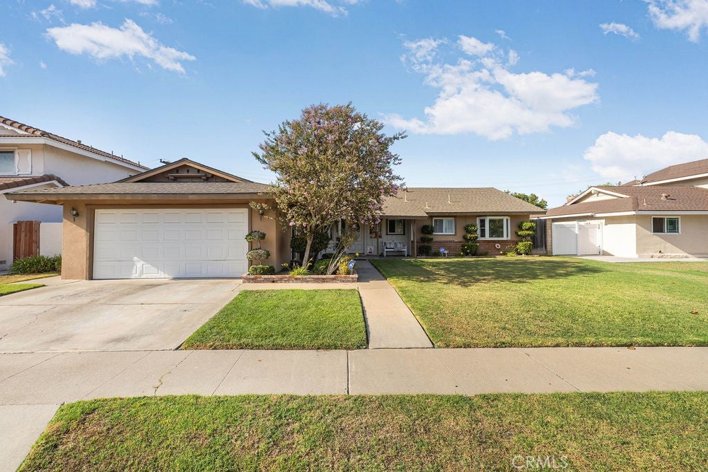 1144 El Camino Dr