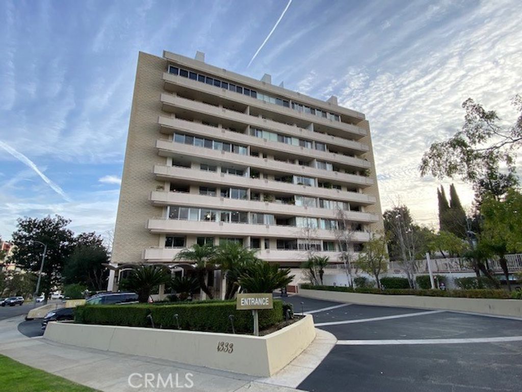Photo of 1333 S Beverly Glen Blvd #110, Los Angeles, CA 90024 (MLS # SR26021791)