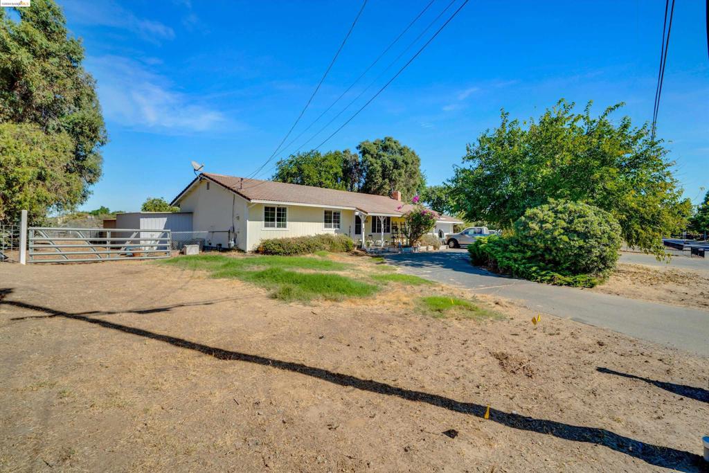 8424 Lone Tree