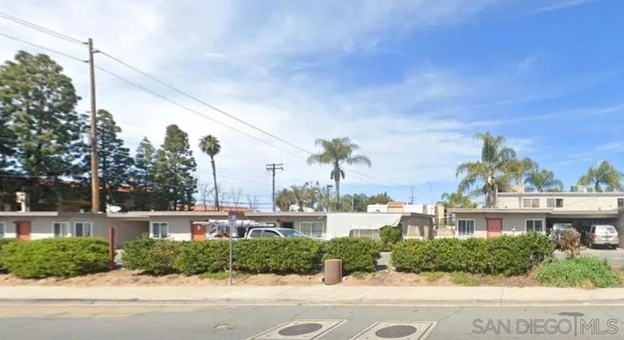 A charming 1-bedroom, 1-bathroom apartment located on S Mollison Ave. This home features a spacious living area, a bright kitchen with ample cabinet space, and a comfortable bedroom with plenty of natural light. Additional amenities include onsite parking, air conditioning, easy-care flooring, and community laundry facilities. Conveniently situated near shopping, dining, schools, and freeway access, this apartment offers both comfort and accessibility.