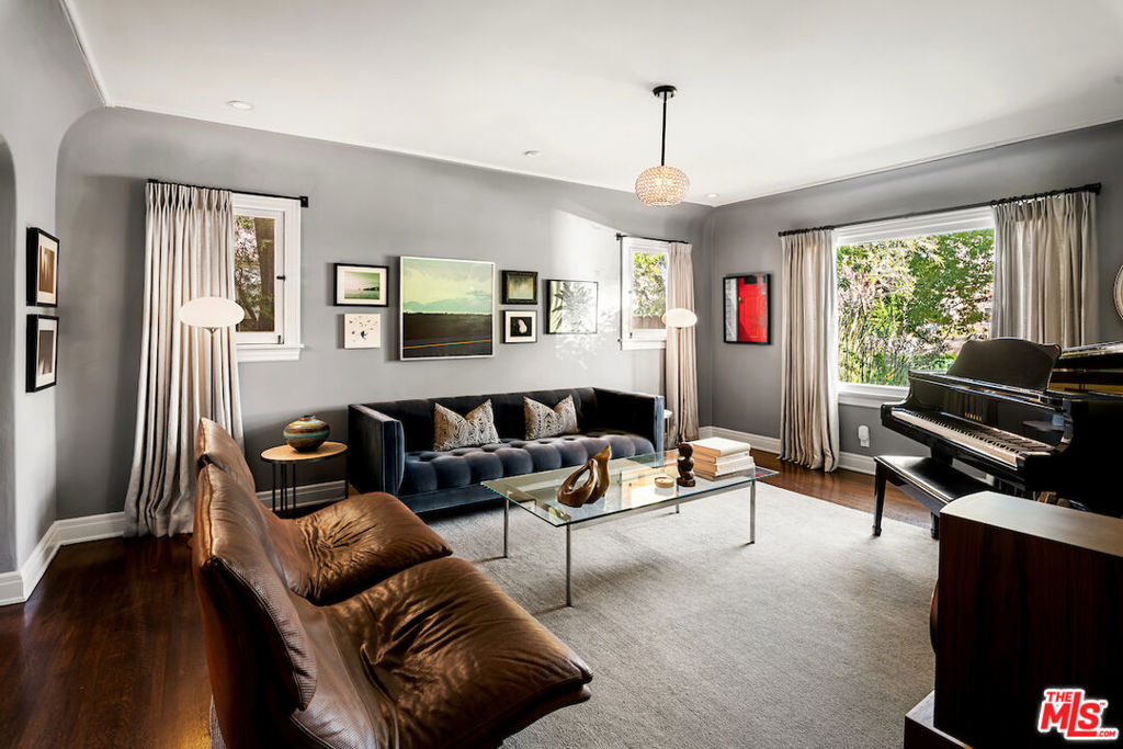 945 S Muirfield Road