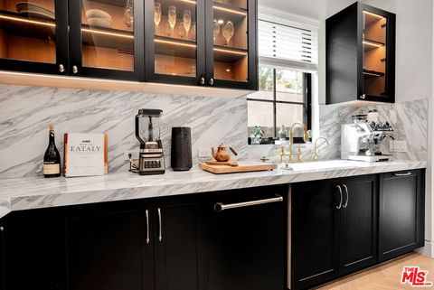 Tiny photo for 652 Huntley Drive #102, West Hollywood, CA 90069 (MLS # 26833117)